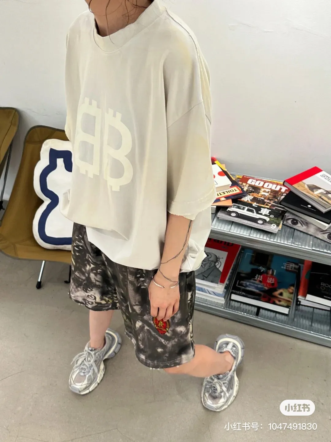 # Balenciaga/ # T Same Style
